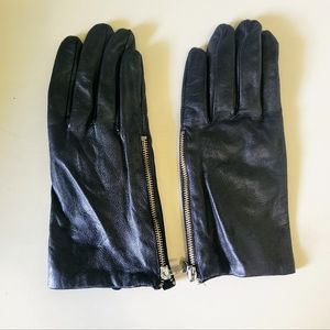Vera Wang Leather Gloves